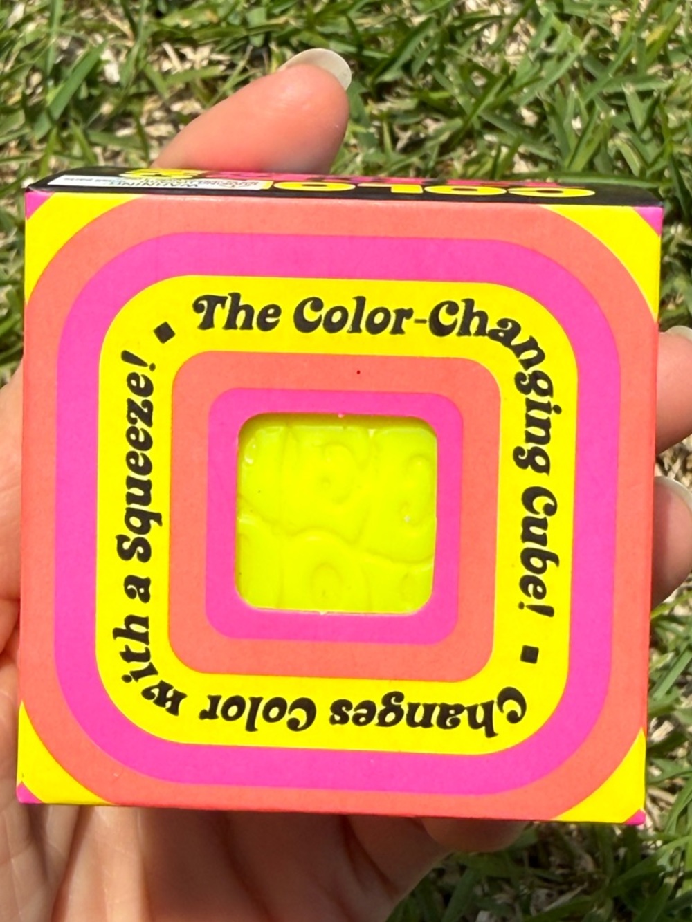 NeeDoh Color Change Cube - Yellow - Picture 3 of 4